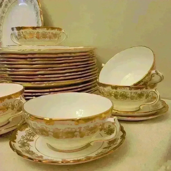 Coalport Hazelton -Cream Soup and Saucer Set (4) - Picture 2 of 6